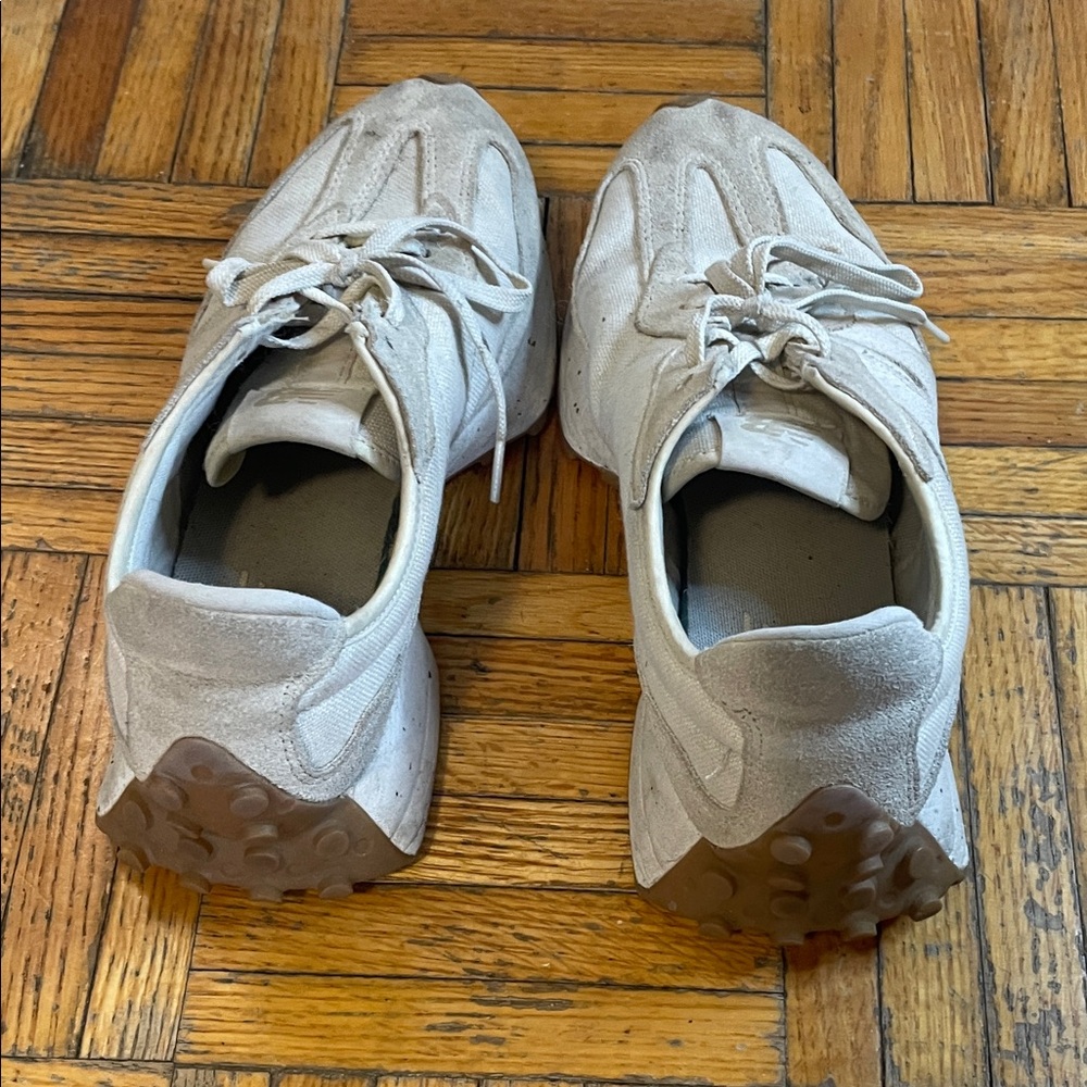 New Balance 327 Cream Sneakers